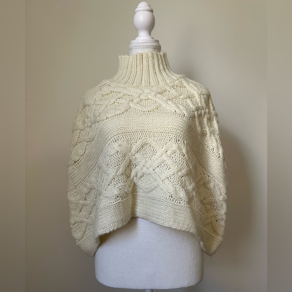 AERIE White Chunky Cable Knit Turtle Neck Cottagecore‎ Capelet Size One Size